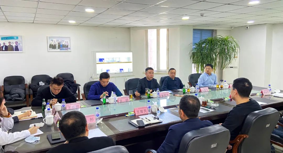 天津中醫藥大學(xué)第二附屬醫院黨委副書(shū)記、院長(cháng)雒明池一行到吉林中科干細胞調研