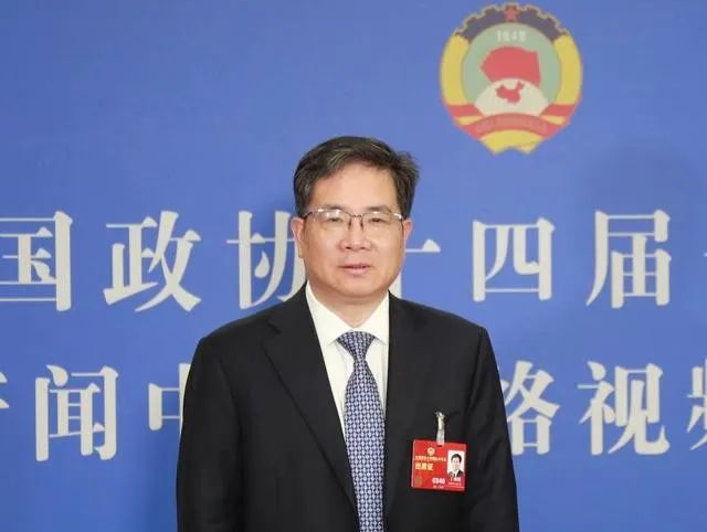 兩會(huì )提案：丁列明委員《大力推進(jìn)干細胞產(chǎn)和基因治療藥物研發(fā)》