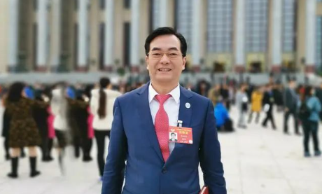 全國政協(xié)委員陳海佳建議，打造粵港澳大灣區全球干細胞科技創(chuàng  )新高地，推動(dòng)我國生物醫藥產(chǎn)業(yè)高質(zhì)量發(fā)展。