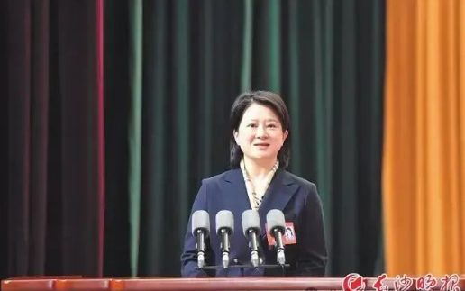 長(cháng)沙市政協(xié)委員姜麗波 長(cháng)沙市政協(xié)委員姜麗波