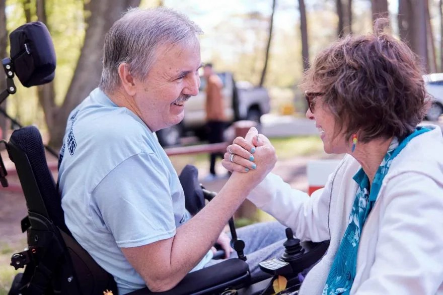 社交互動(dòng):重拾生活多彩畫(huà)卷 社交互動(dòng):重拾生活多彩畫(huà)卷